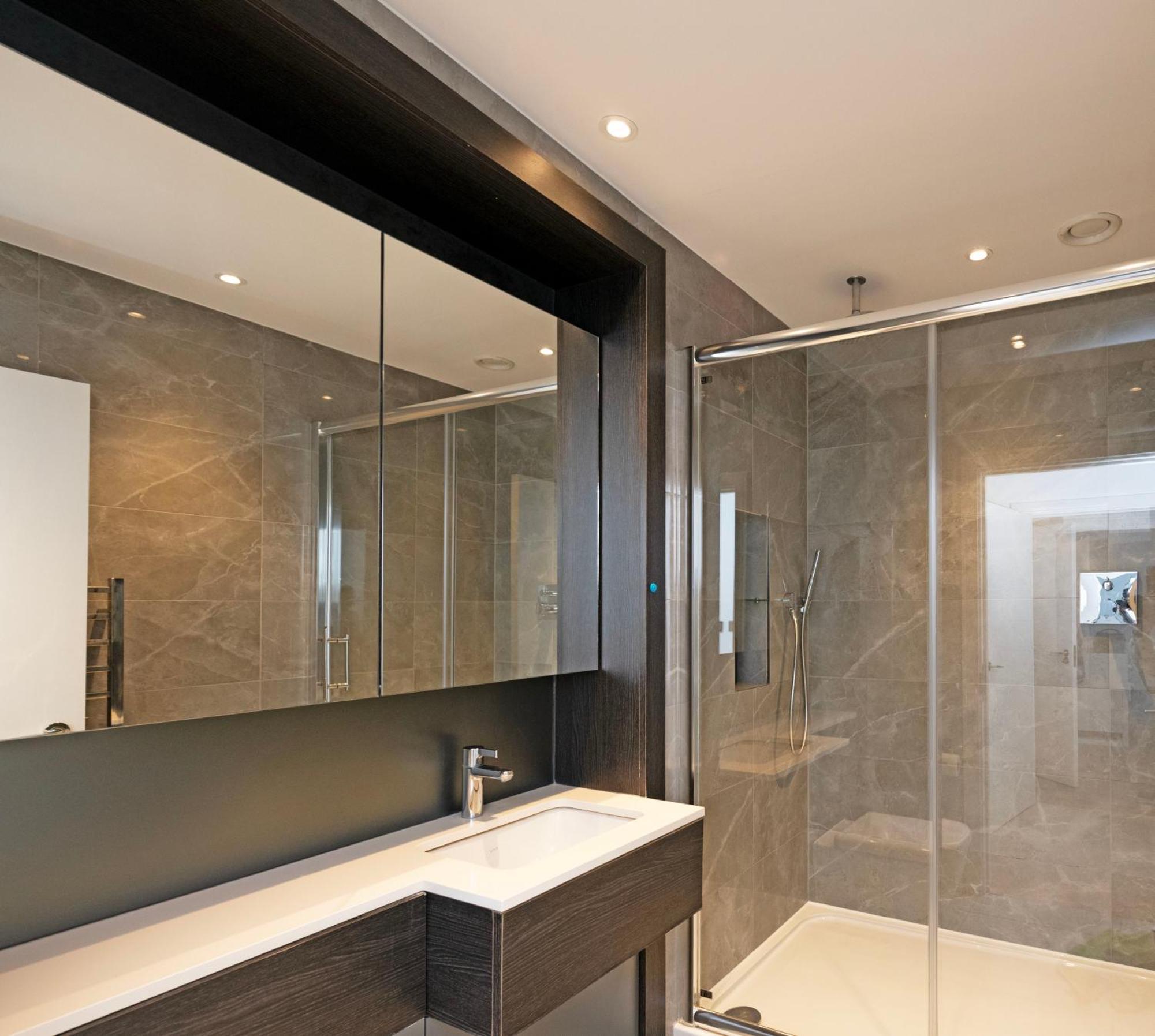 Grand Apartments Kew Gardens London