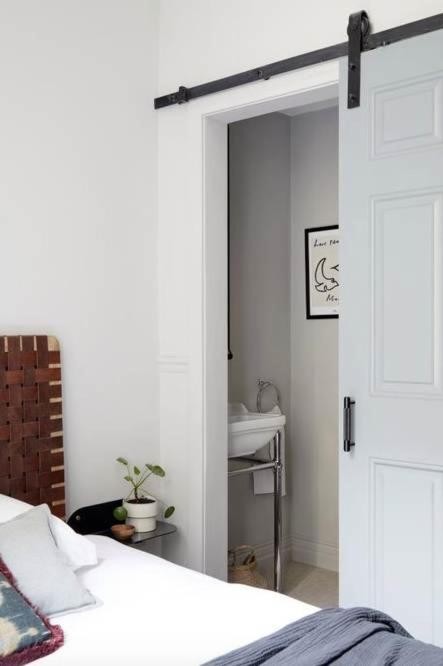 Stunning 1 Bedroom Minutes From Angel Tube Apartment
