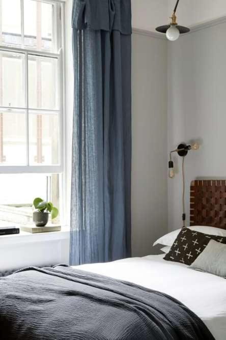 Stunning 1 Bedroom Minutes From Angel Tube Apartment *