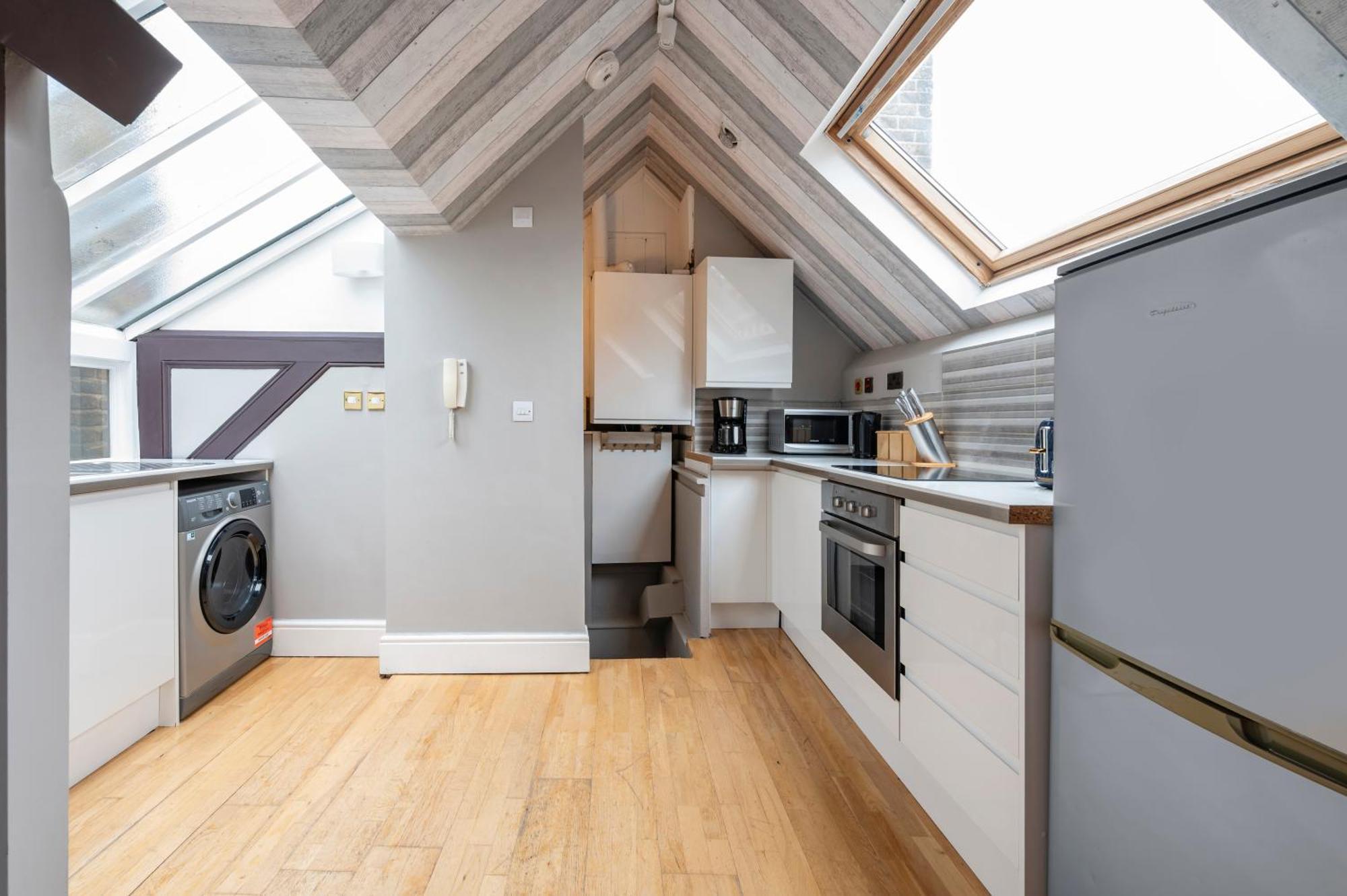 Sunny Loft In Center Of *
