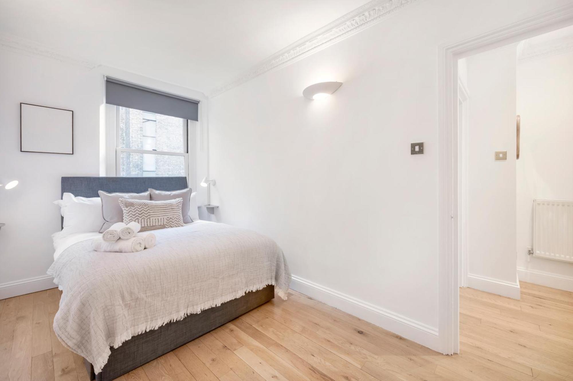 2 Bedr, 3 Beds, 1 Bath Thames, Trafalgar Sq * London