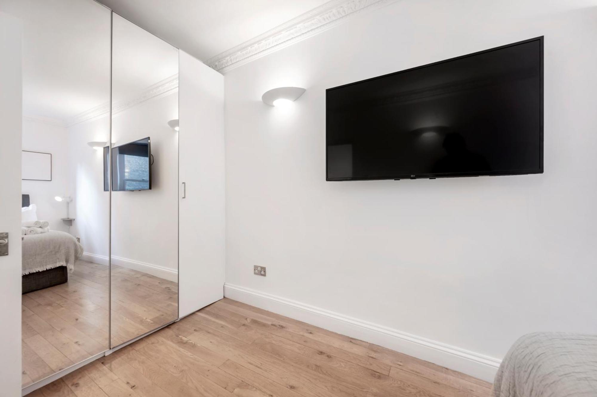 2 Bedr, 3 Beds, 1 Bath Thames, Trafalgar Sq Leilighet *