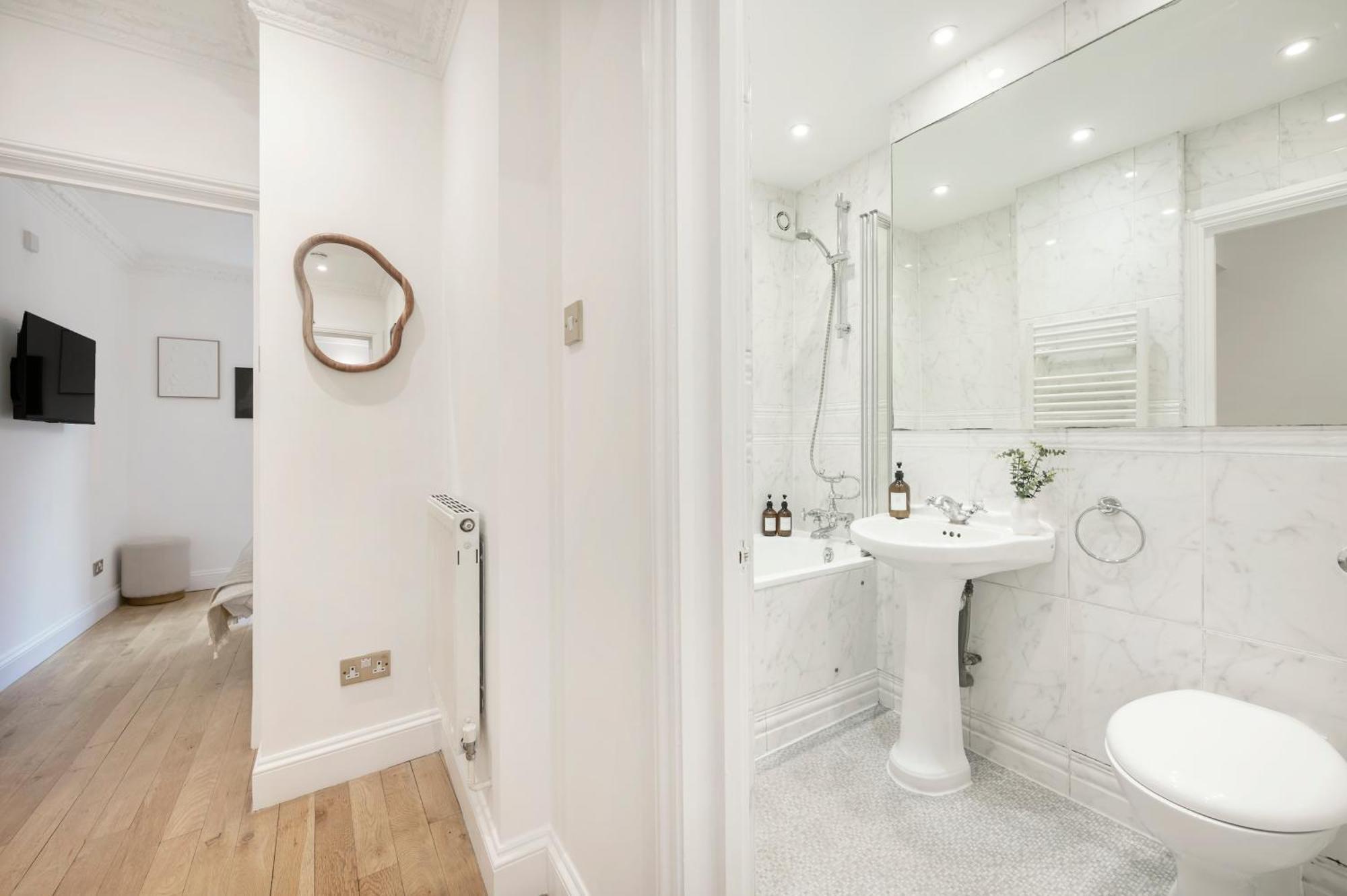 Leilighet 2 Bedr, 3 Beds, 1 Bath Thames, Trafalgar Sq *