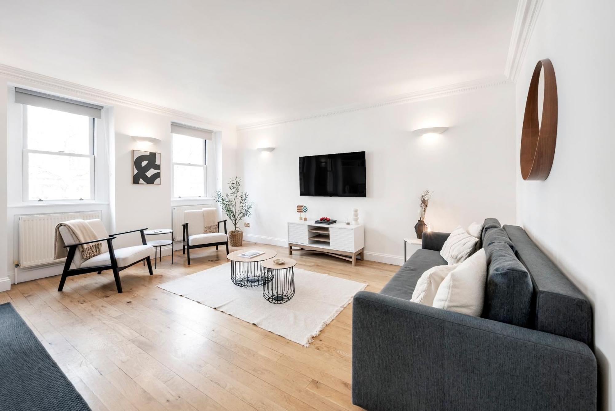 2 Bedr, 3 Beds, 1 Bath Thames, Trafalgar Sq London