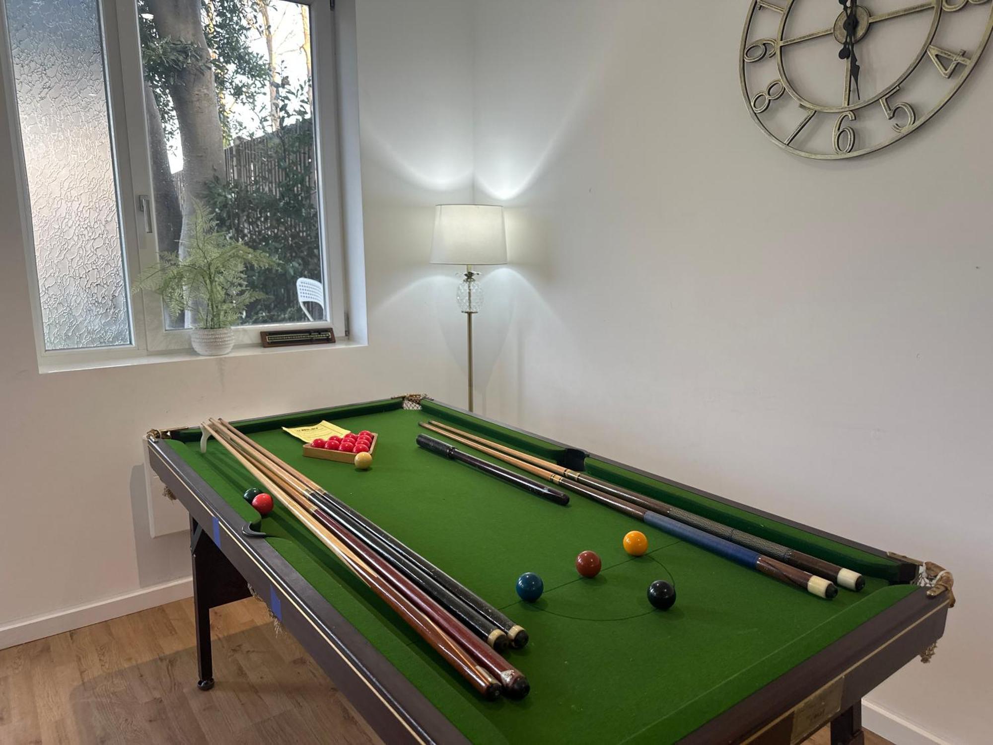 North A Spacious 7 Bedroom House Accommodating Up To 18 People Complete With Own Gym And Table Tennis * Londres