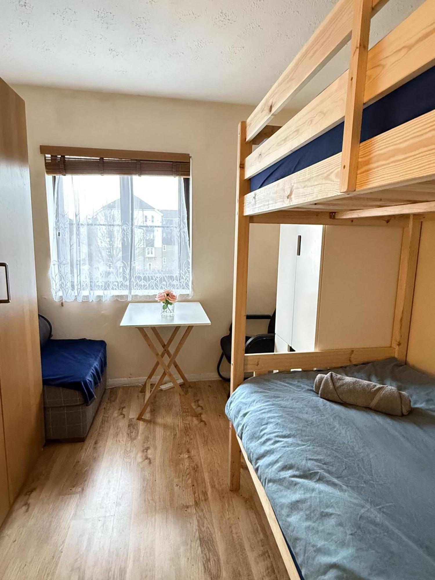 Wembley House Guest house *