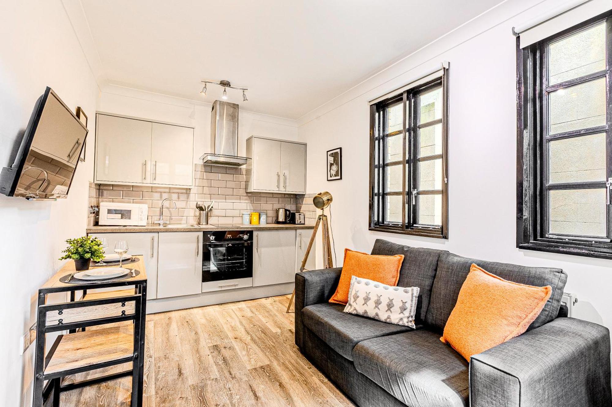 Langdon Apartments, Bouverie Place Apartment London