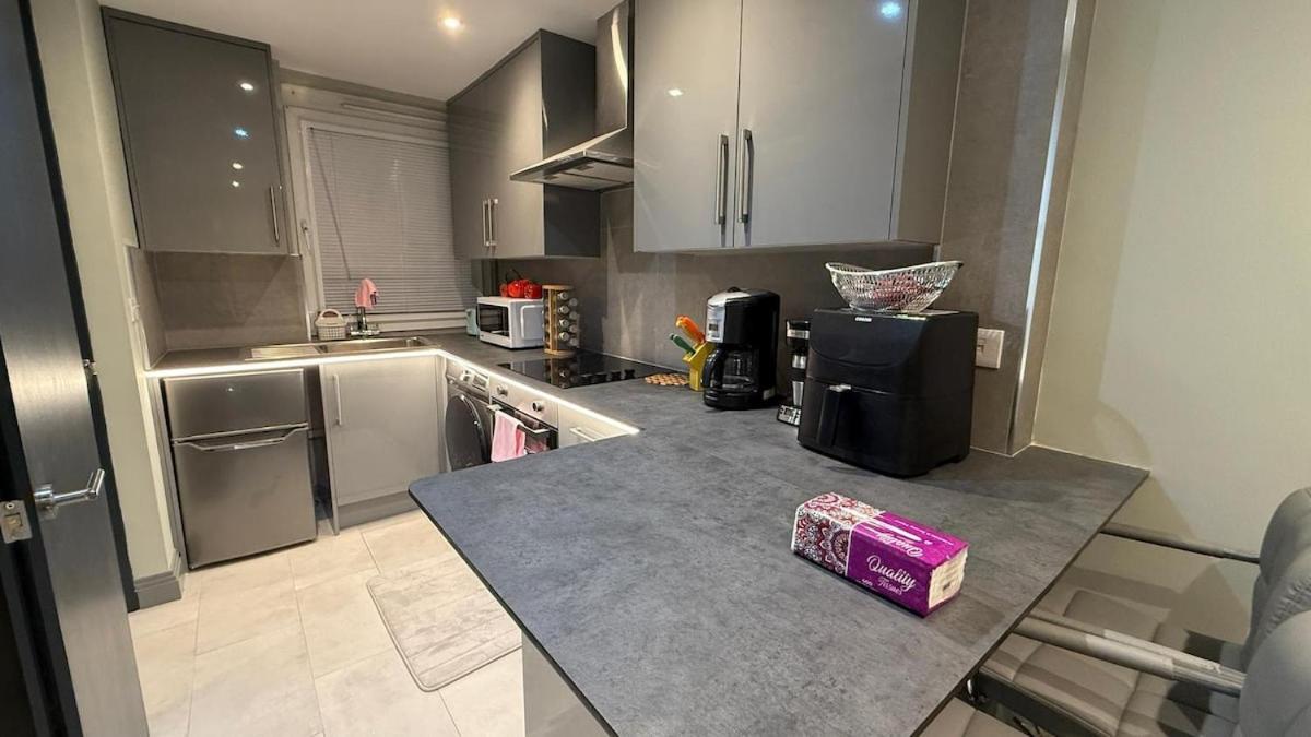 Stylish 1-bedroom Escape Apartment