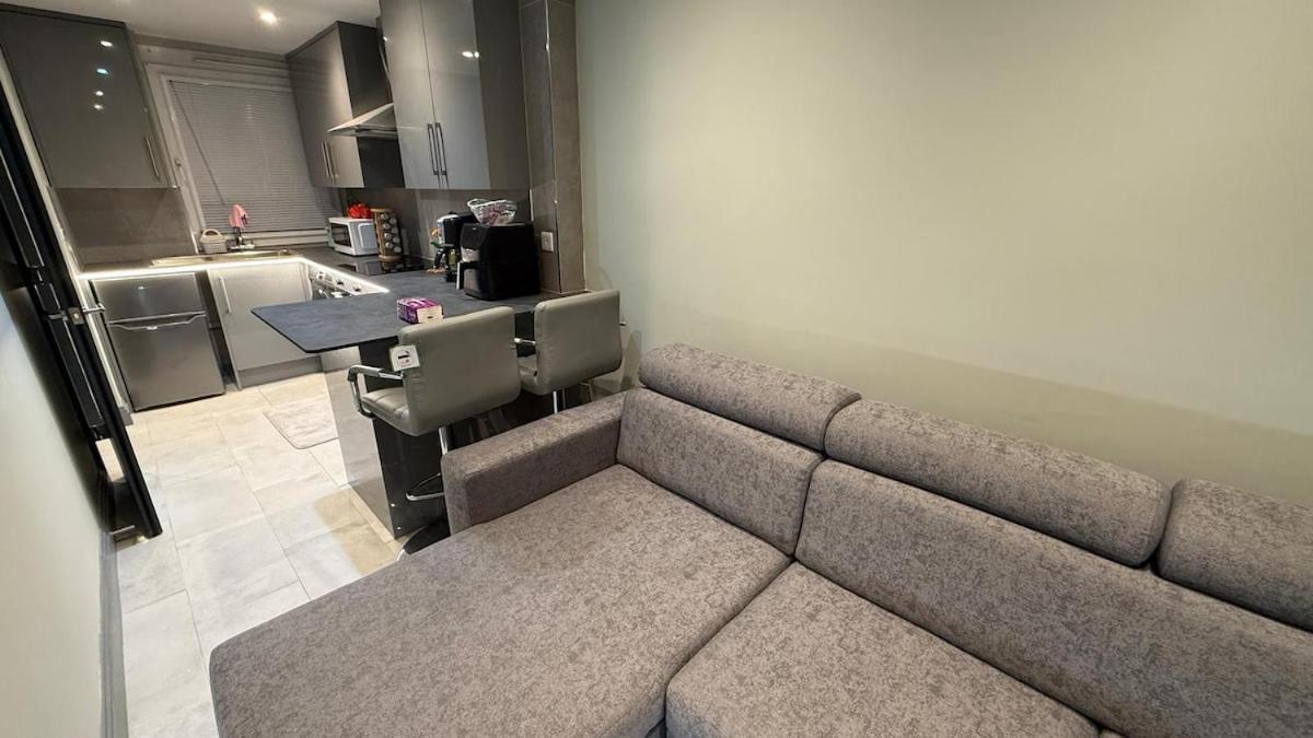 Stylish 1-bedroom Escape Apartment *