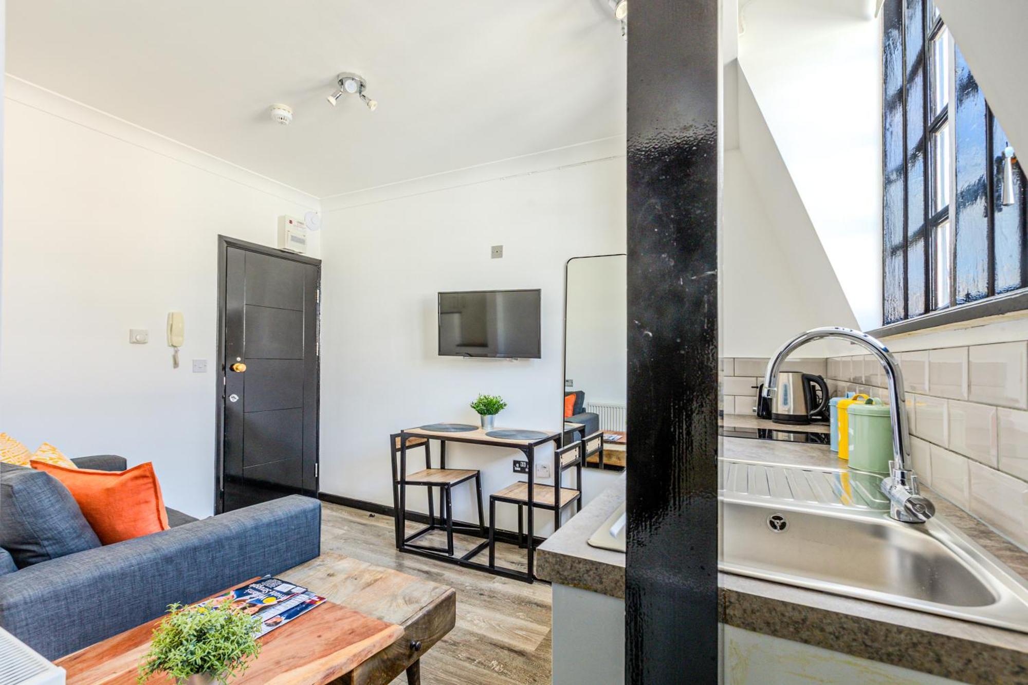 Langdon Apartments, Bouverie Place *
