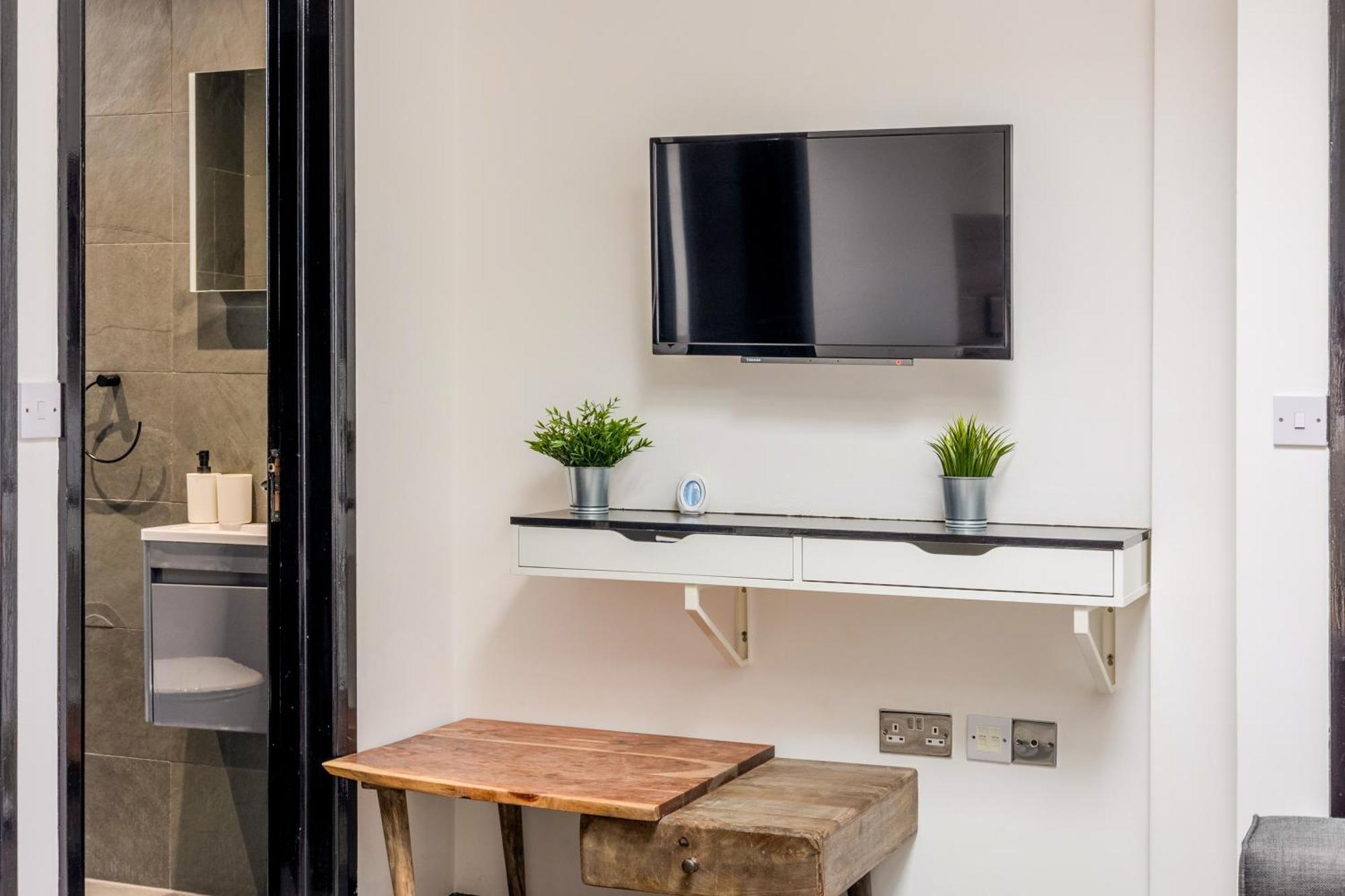 Langdon Apartments, Bouverie Place Apartment London