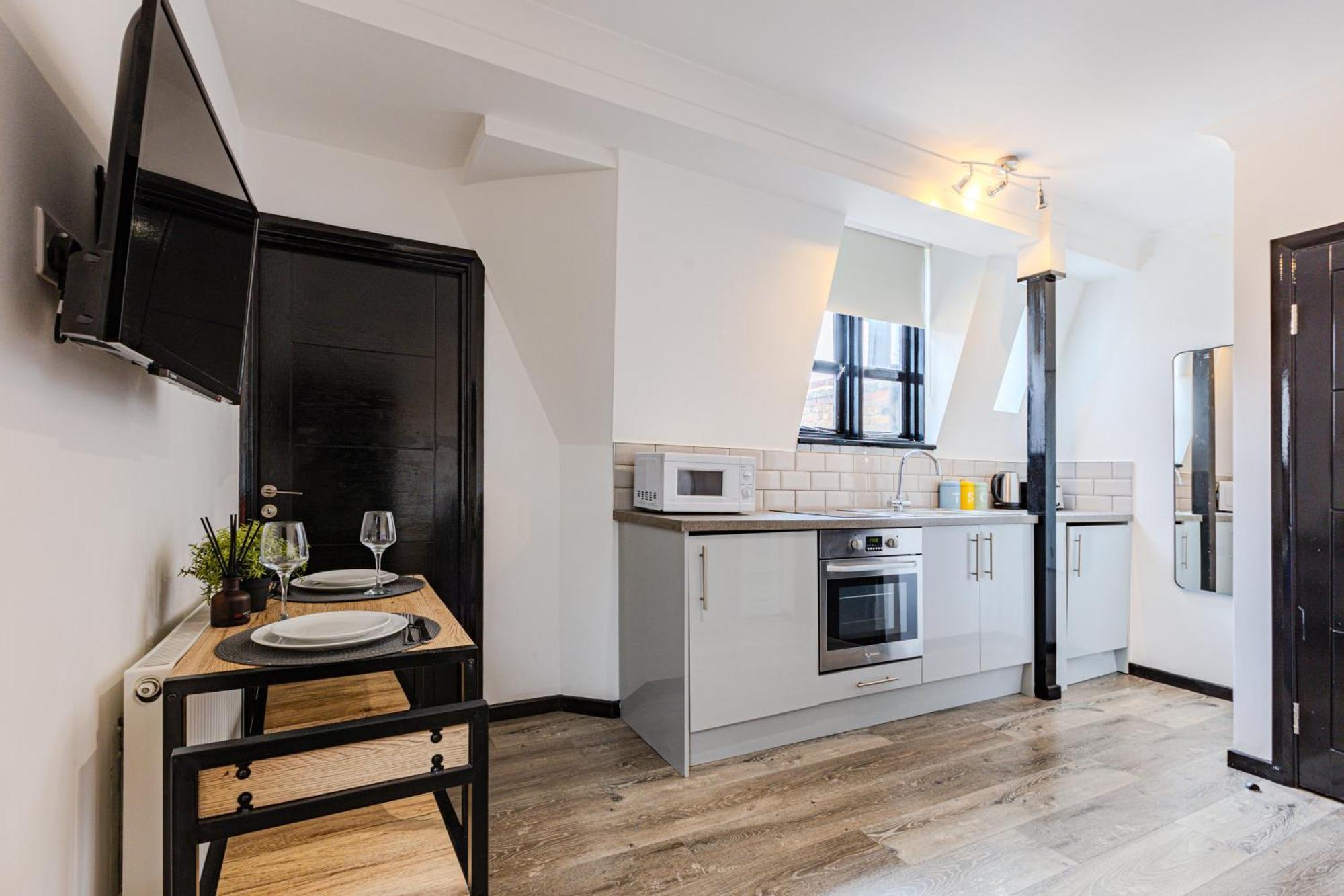 Langdon Apartments, Bouverie Place Apartment
