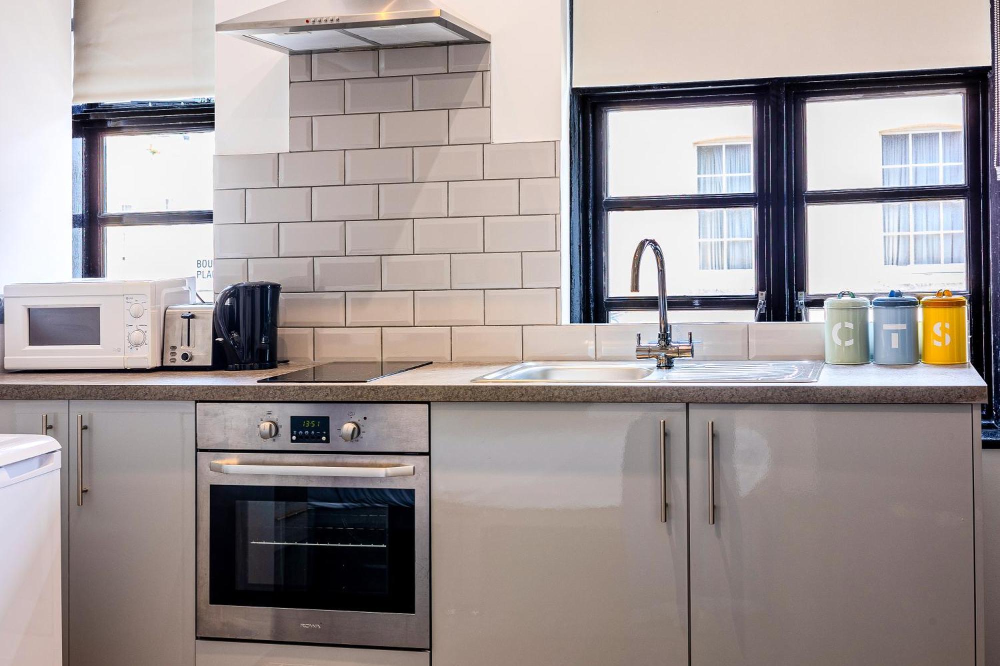 Langdon Apartments, Bouverie Place