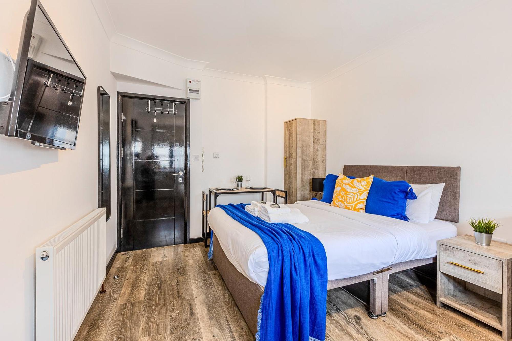 Langdon Apartments, Bouverie Place Apartment