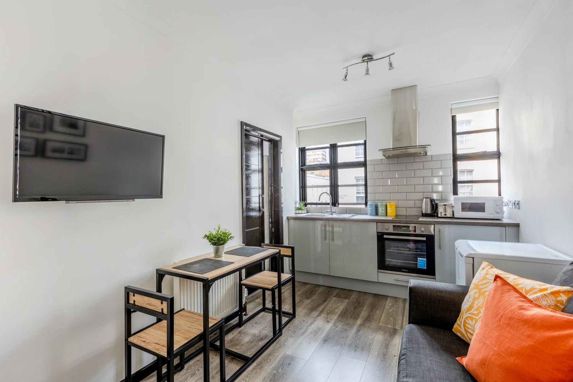 Langdon Apartments, Bouverie Place Apartment