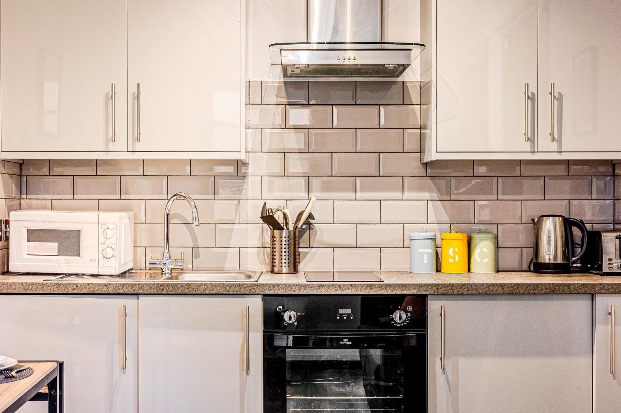 Langdon Apartments, Bouverie Place *