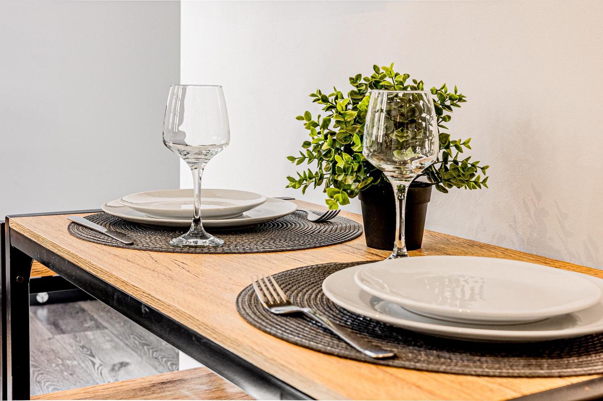 Langdon Apartments, Bouverie Place *
