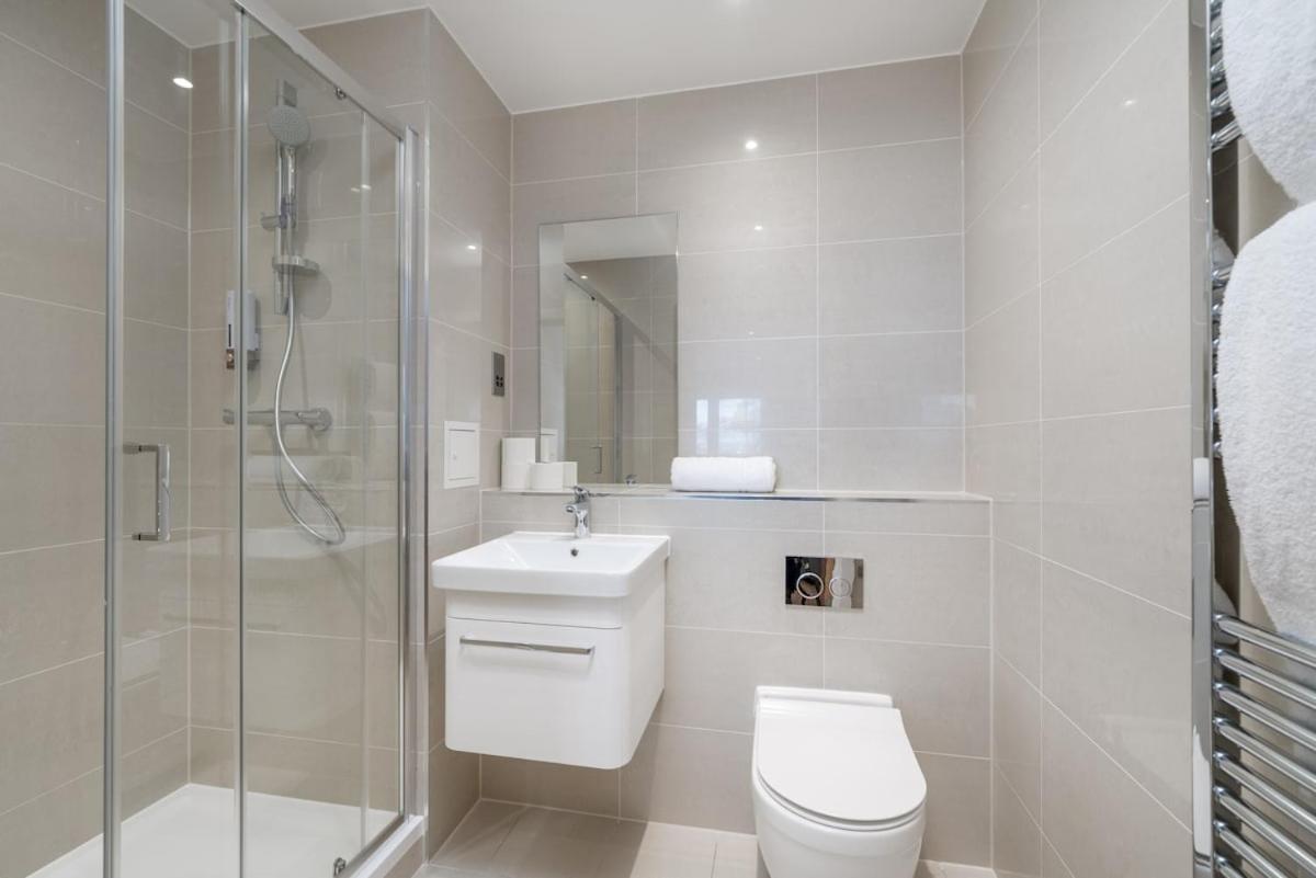 Exquisite 2bed With Parking Near 02 Arena London