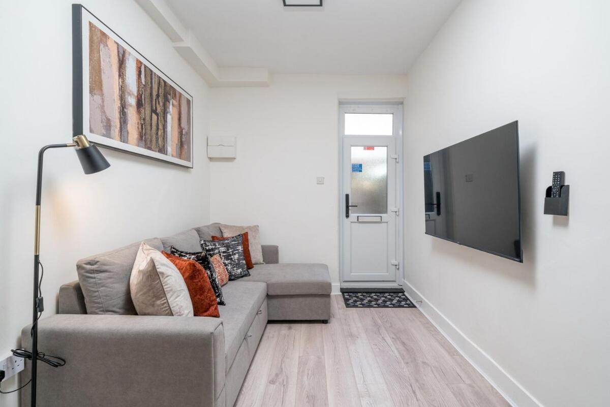 Apartment Spacious 2bed Flat Free Parking And Garden