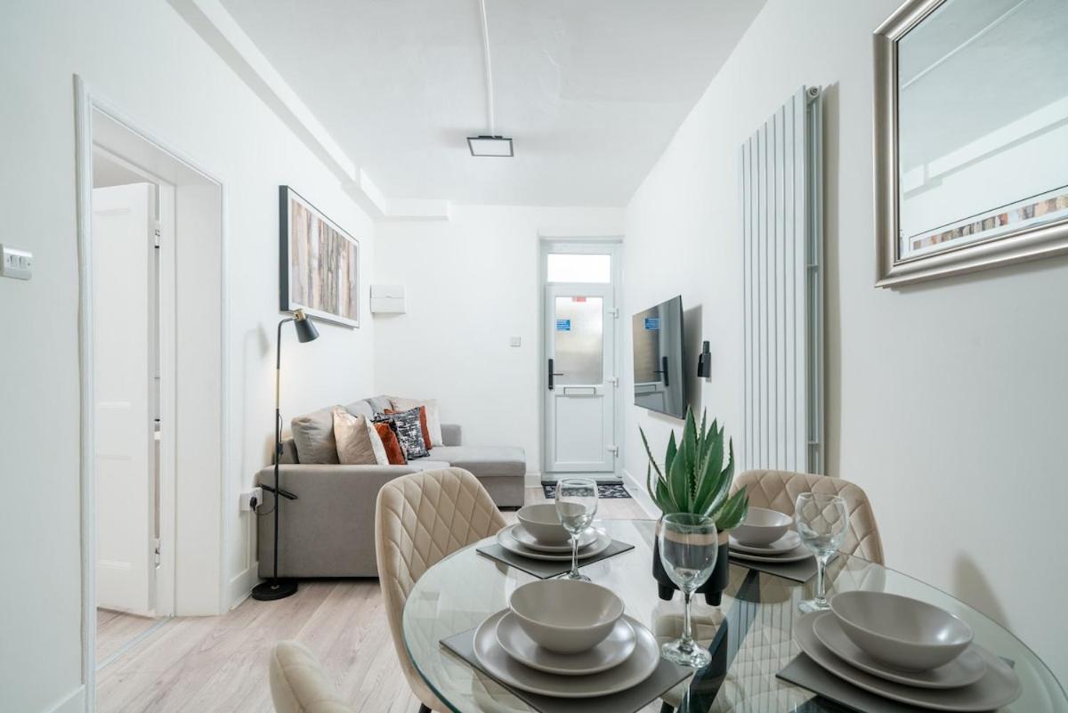 Spacious 2bed Flat Free Parking And Garden *