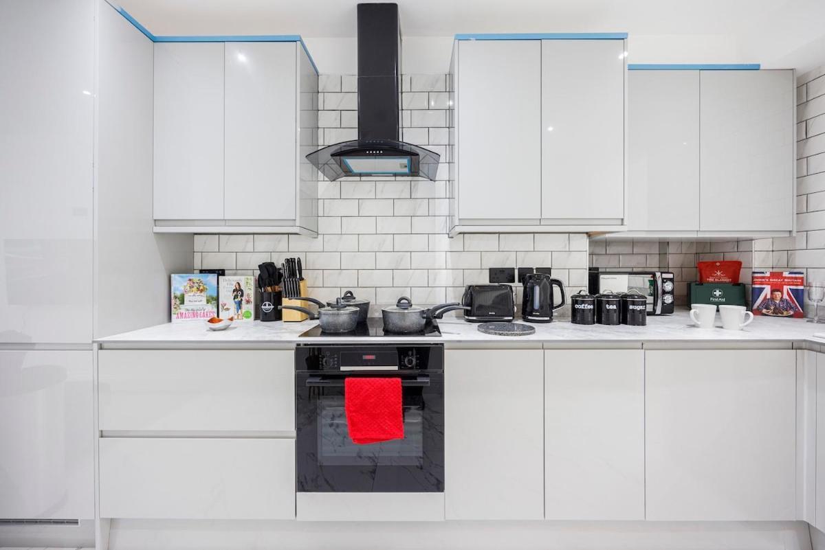 2 Bedroom Ground Floor In East Dulwich , Leisure , Ideal For Long Weekly & Monthly Offers