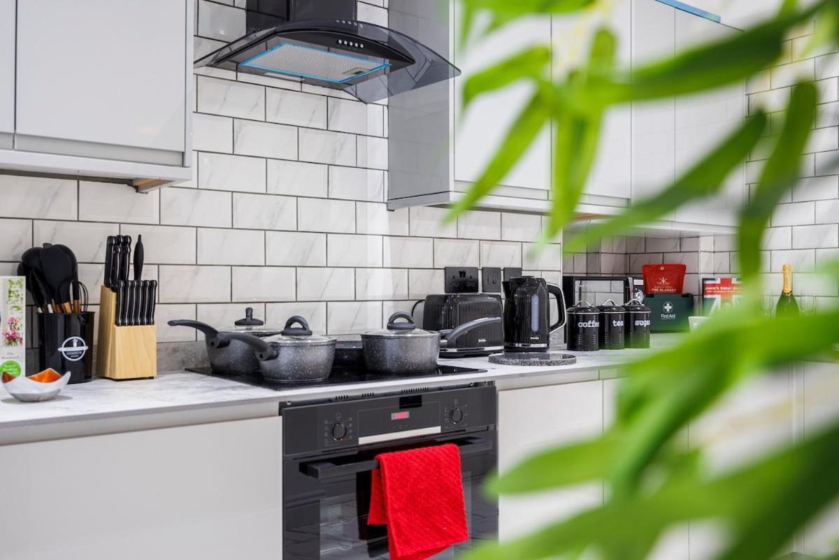 Apartment 2 Bedroom Ground Floor In East Dulwich , Leisure , Ideal For Long Weekly & Monthly Offers London