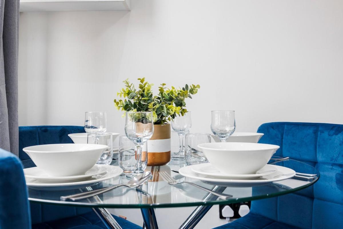2 Bedroom Ground Floor In East Dulwich , Leisure , Ideal For Long Weekly & Monthly Offers * London
