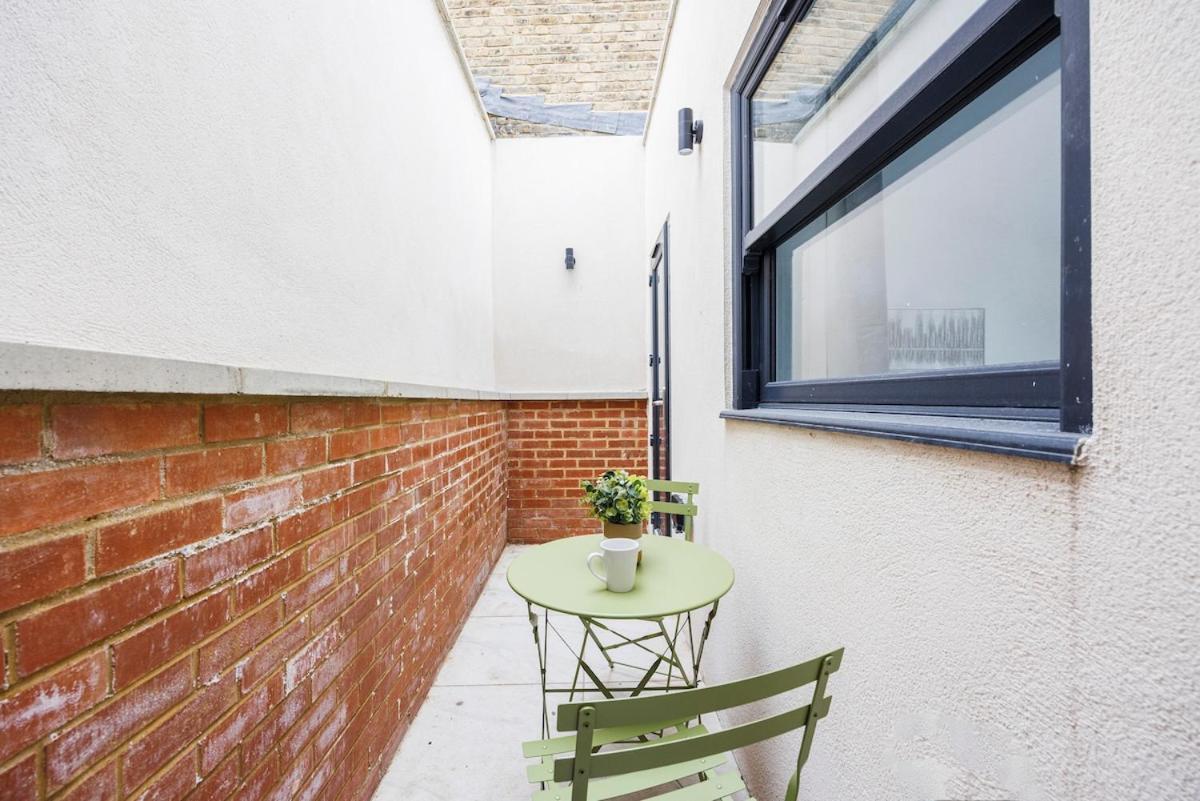 2 Bedroom Ground Floor In East Dulwich , Leisure , Ideal For Long Weekly & Monthly Offers London