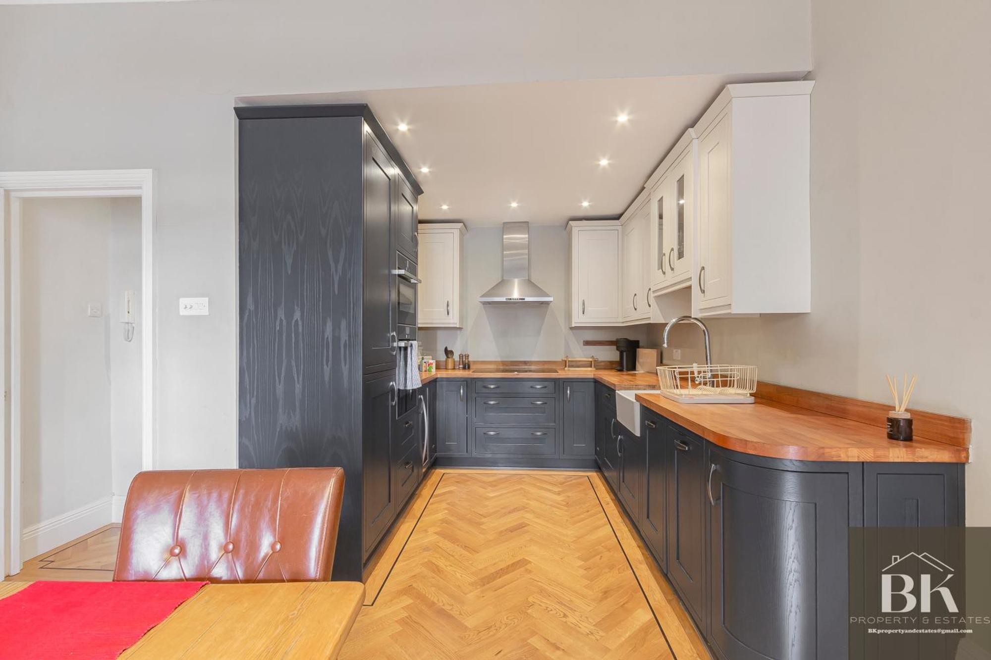 Apartment New Luxury 2 Bed 2 Bath Flat E14