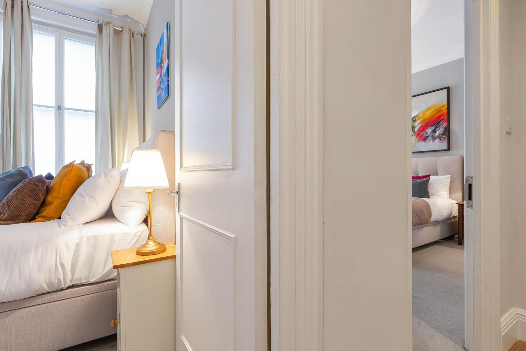 New Luxury 2 Bed 2 Bath Flat E14 Apartment