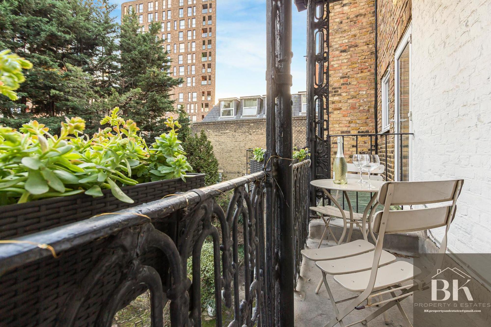 New Luxury 2 Bed 2 Bath Flat E14 Apartment *