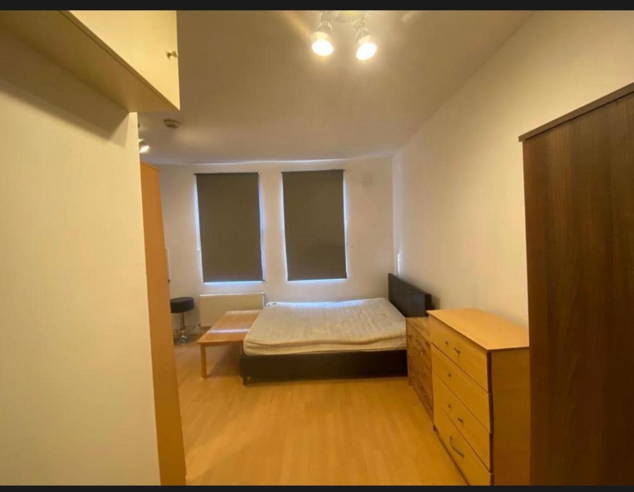Apartment Golders Ways London