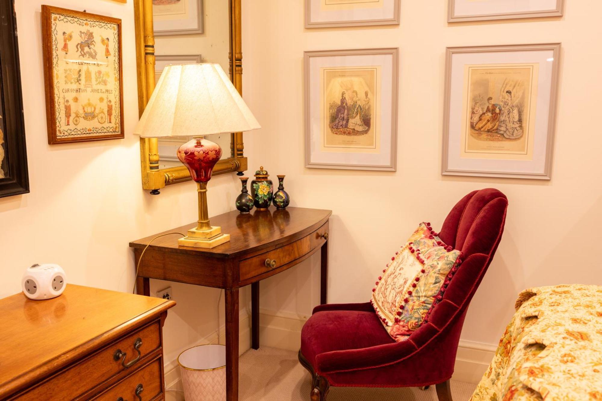 Large 4-bed 8-guests W Patio 1841 House Paddington Apartment *