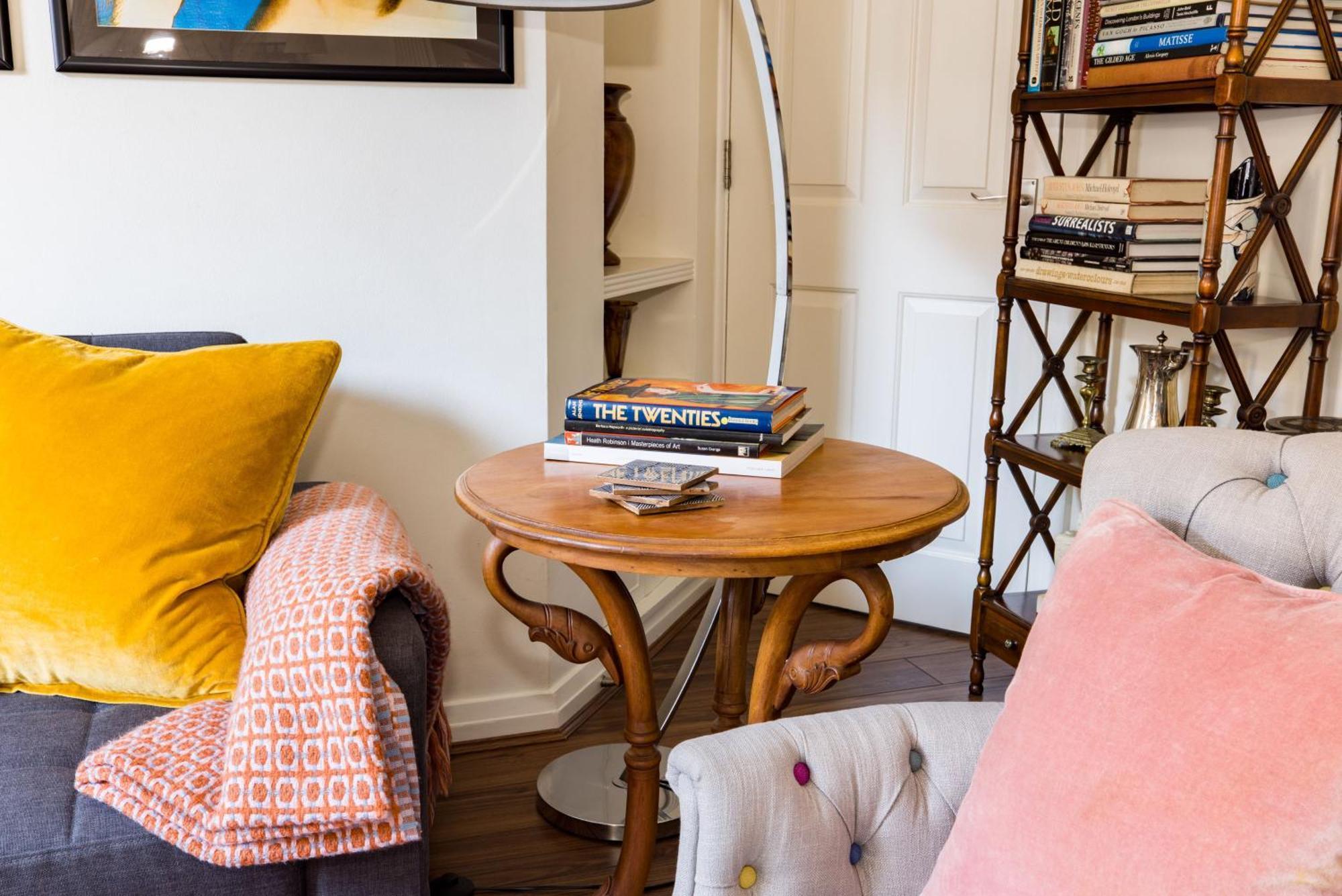 Apartment Mayfair 3-bed 5-guest Berkeley Square 1729 House London