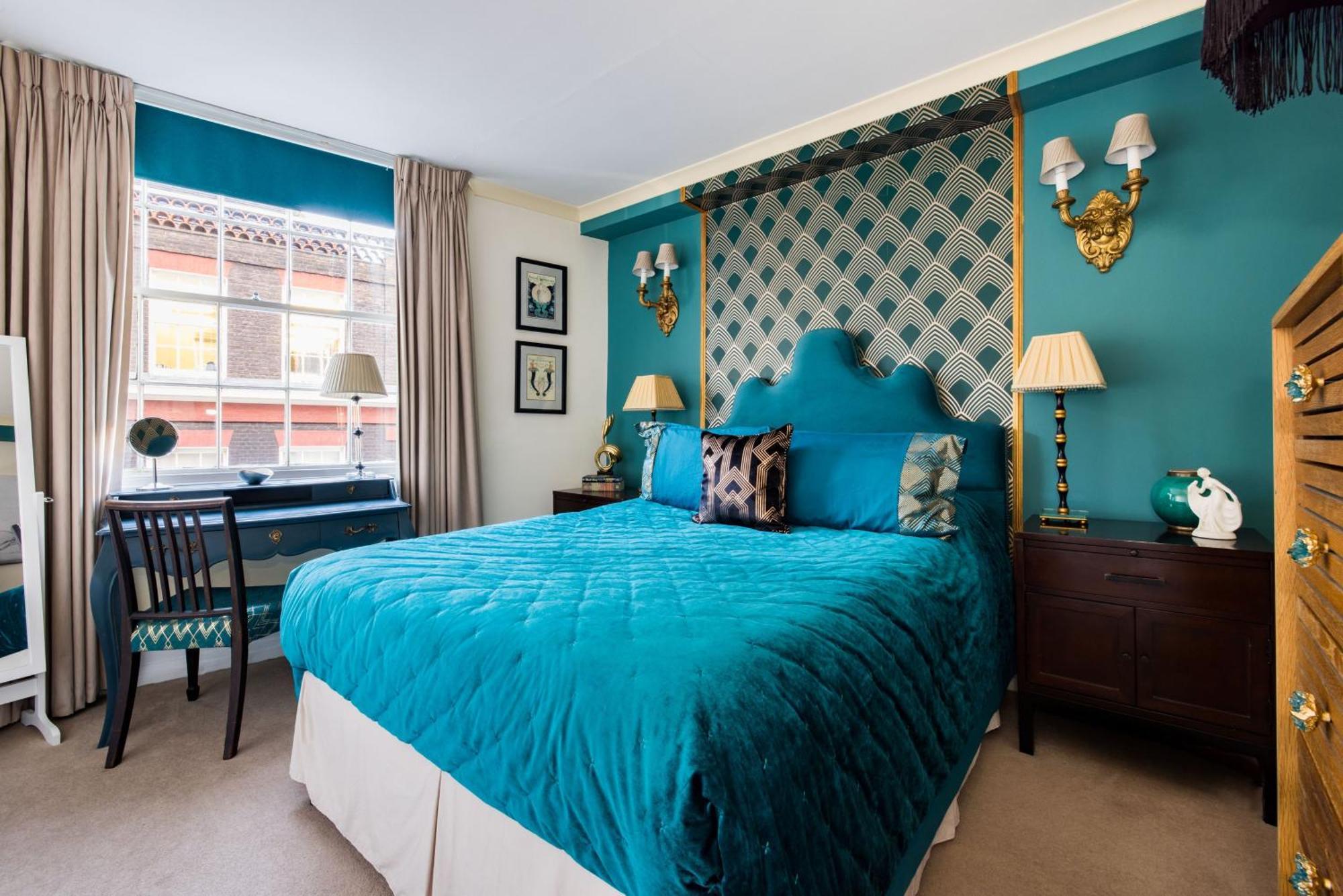 Apartment Mayfair 3-bed 5-guest Berkeley Square 1729 House London