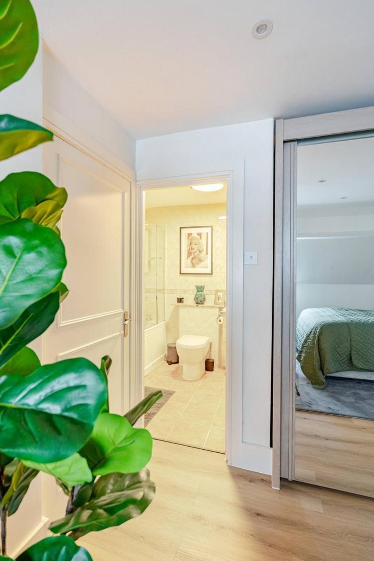 Floor Luxury Penthouse - Sleeps 6 Apartment