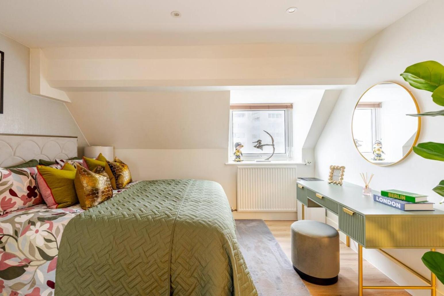 Floor Luxury Penthouse - Sleeps 6 London