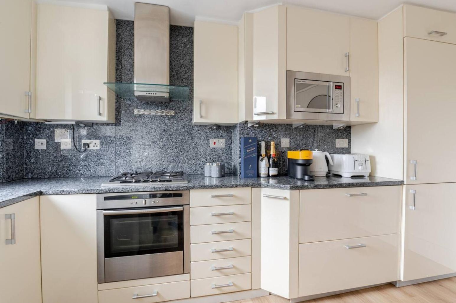 Floor Luxury Penthouse - Sleeps 6 Apartment London