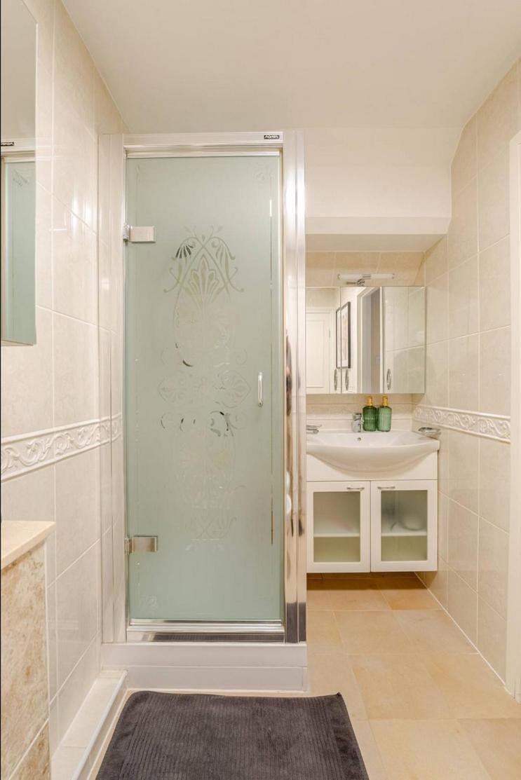 Floor Luxury Penthouse - Sleeps 6 Apartment