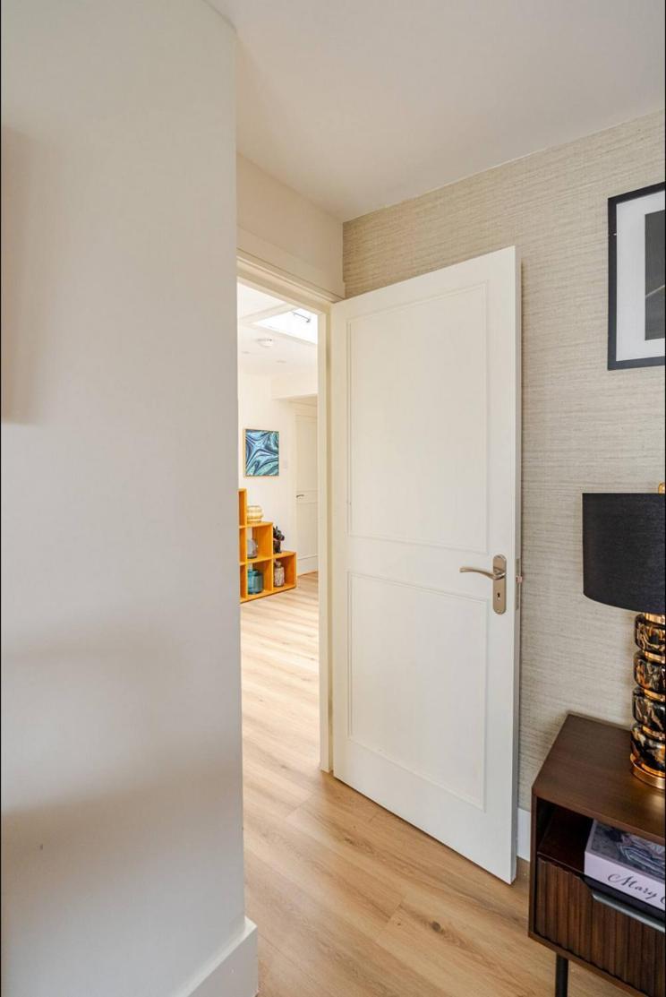 Floor Luxury Penthouse - Sleeps 6 Apartment *
