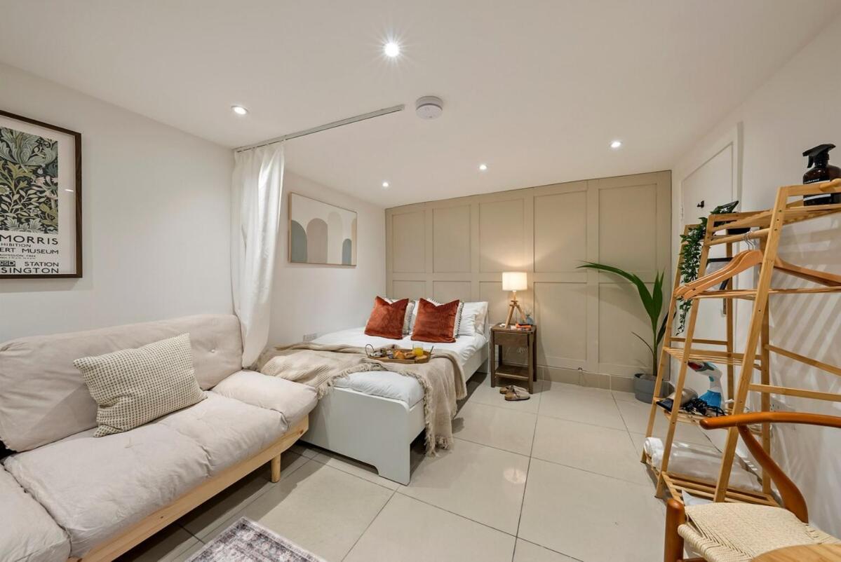 Chic Retreat In Little Venice Apartment London