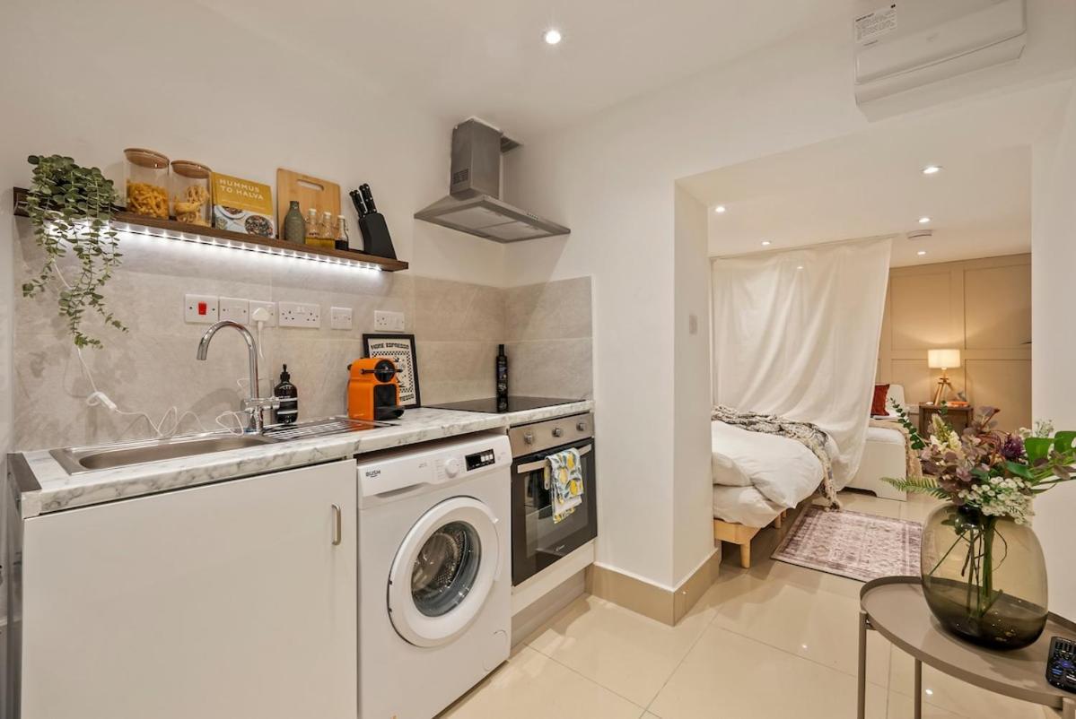 Chic Retreat In Little Venice London