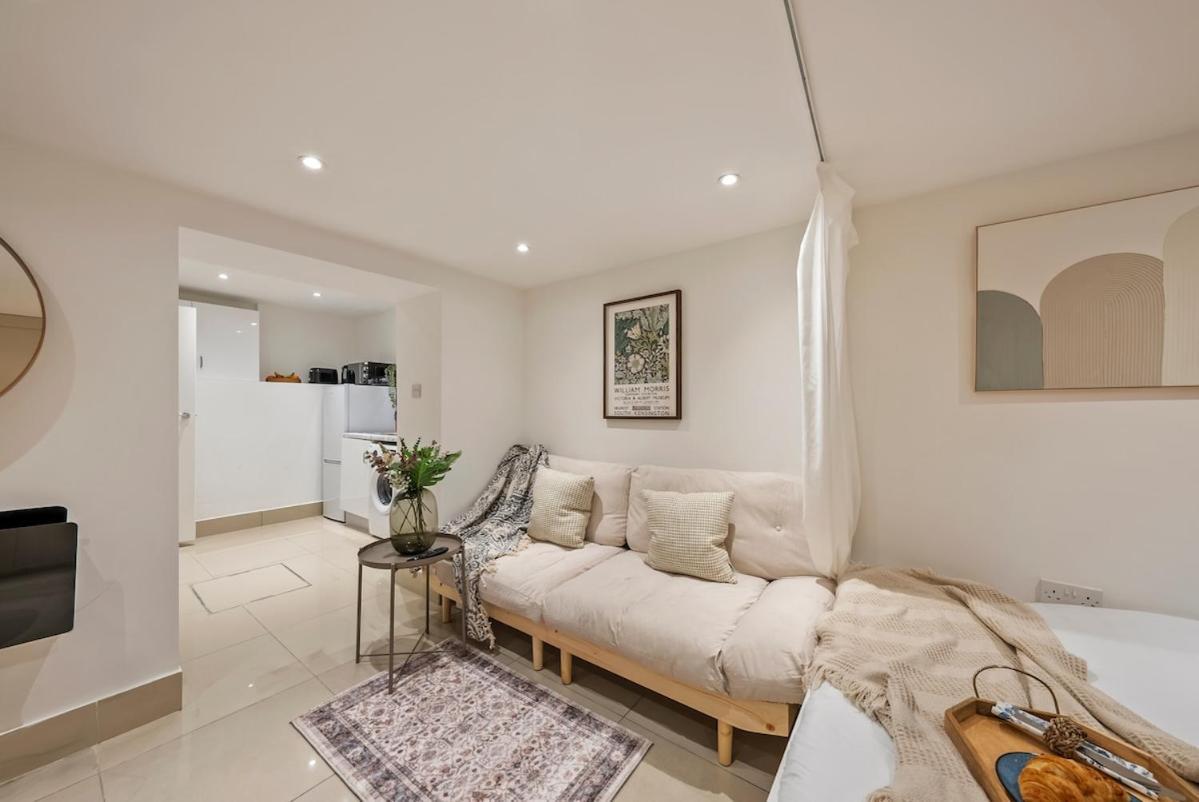 Chic Retreat In Little Venice * London