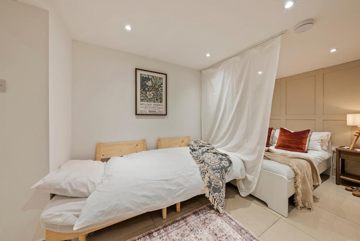 Chic Retreat In Little Venice Apartment London