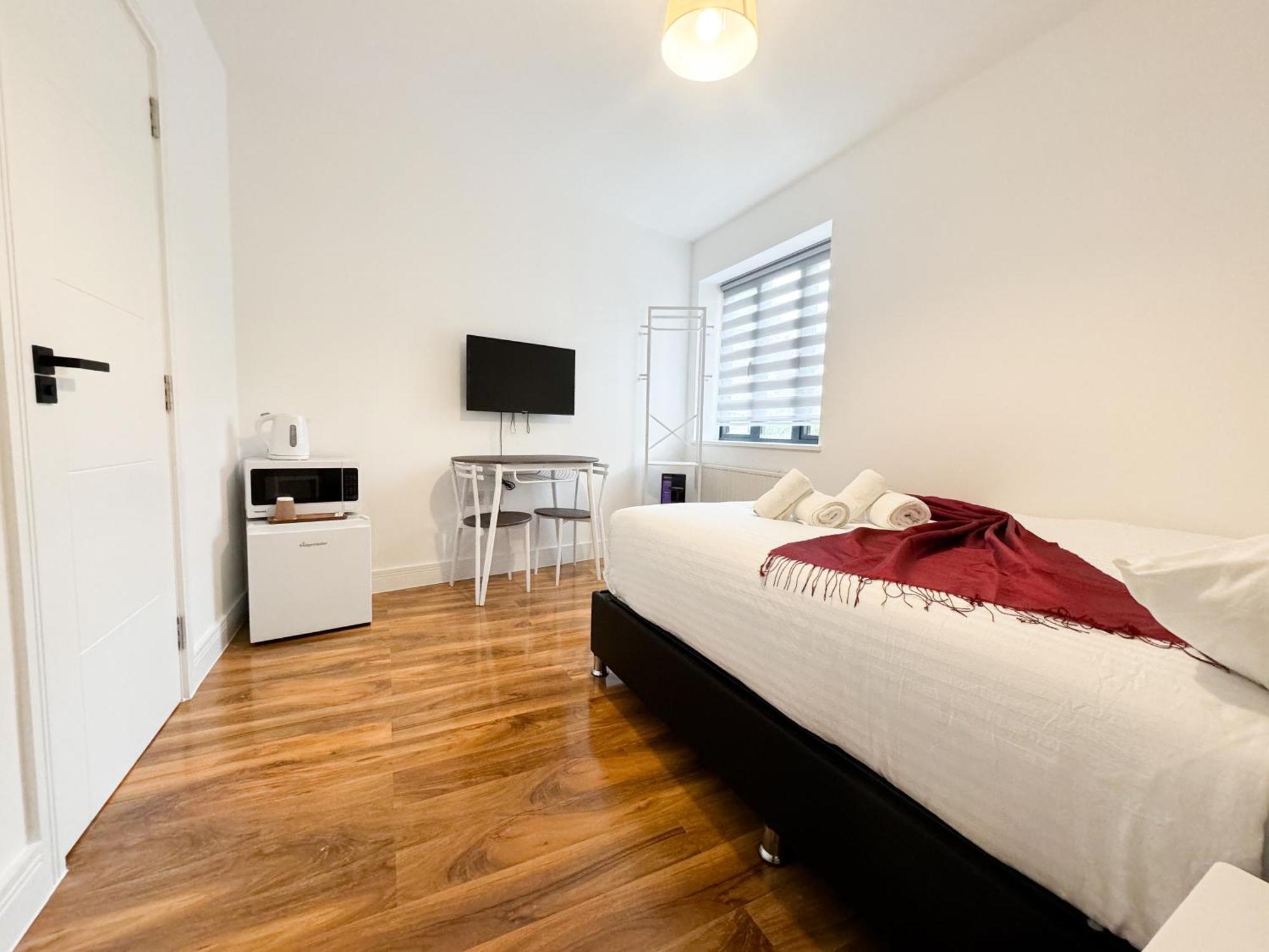 Apartment Centra High Road London