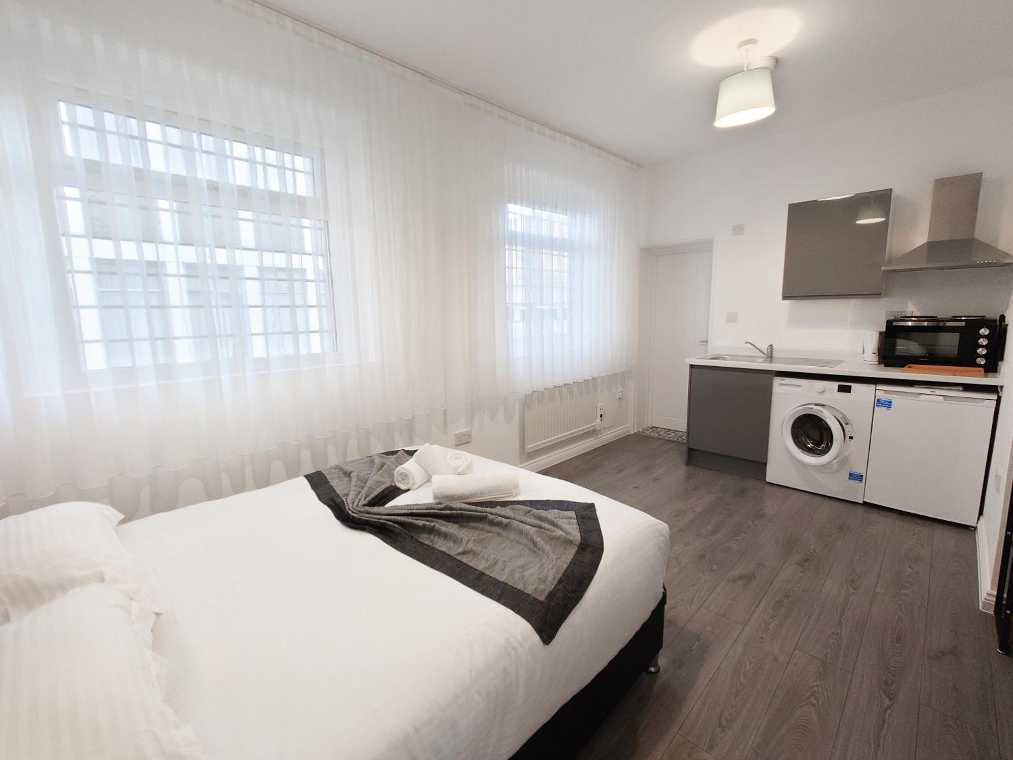 Centra High Road Apartment