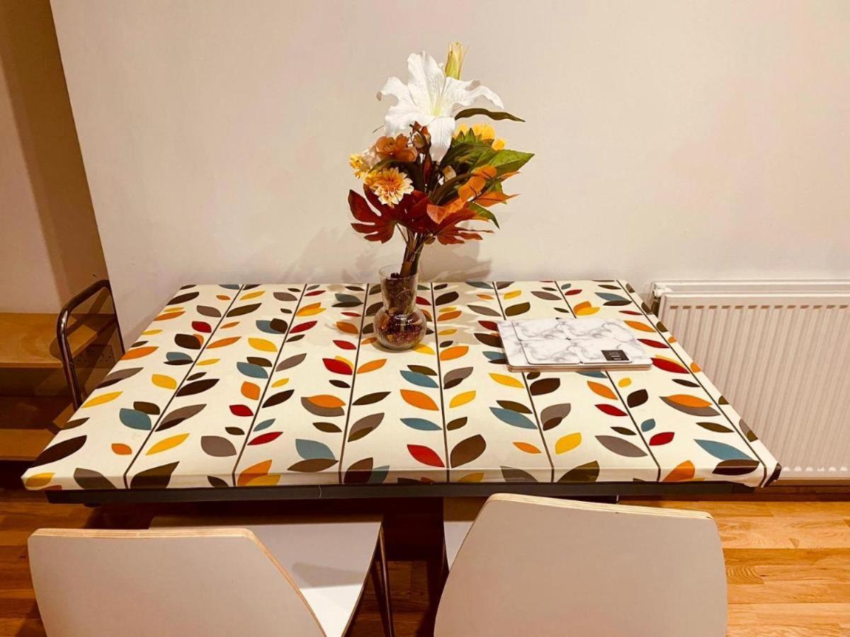 Modern 5-bed With Garden & Spectacular Views * London