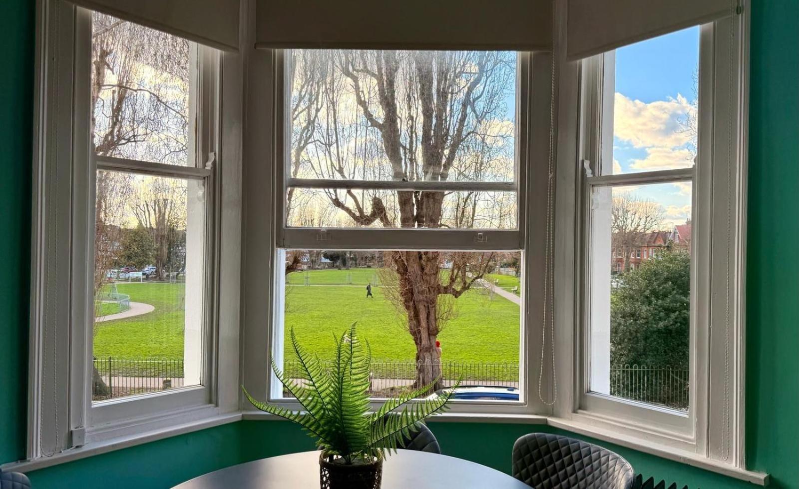 Apartment Large Flat Close To Tube Station Zone 2