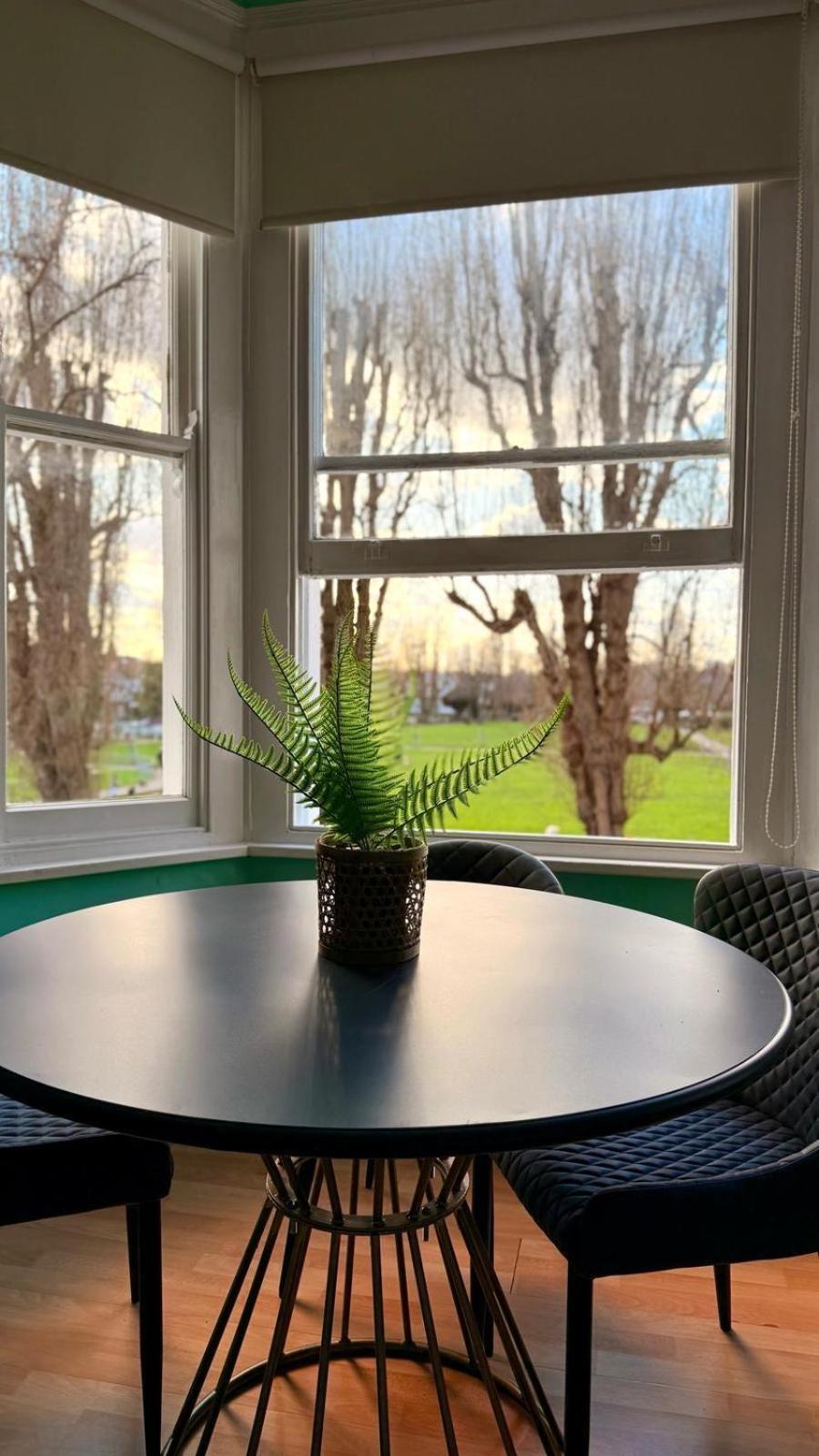 Apartment Large Flat Close To Tube Station Zone 2