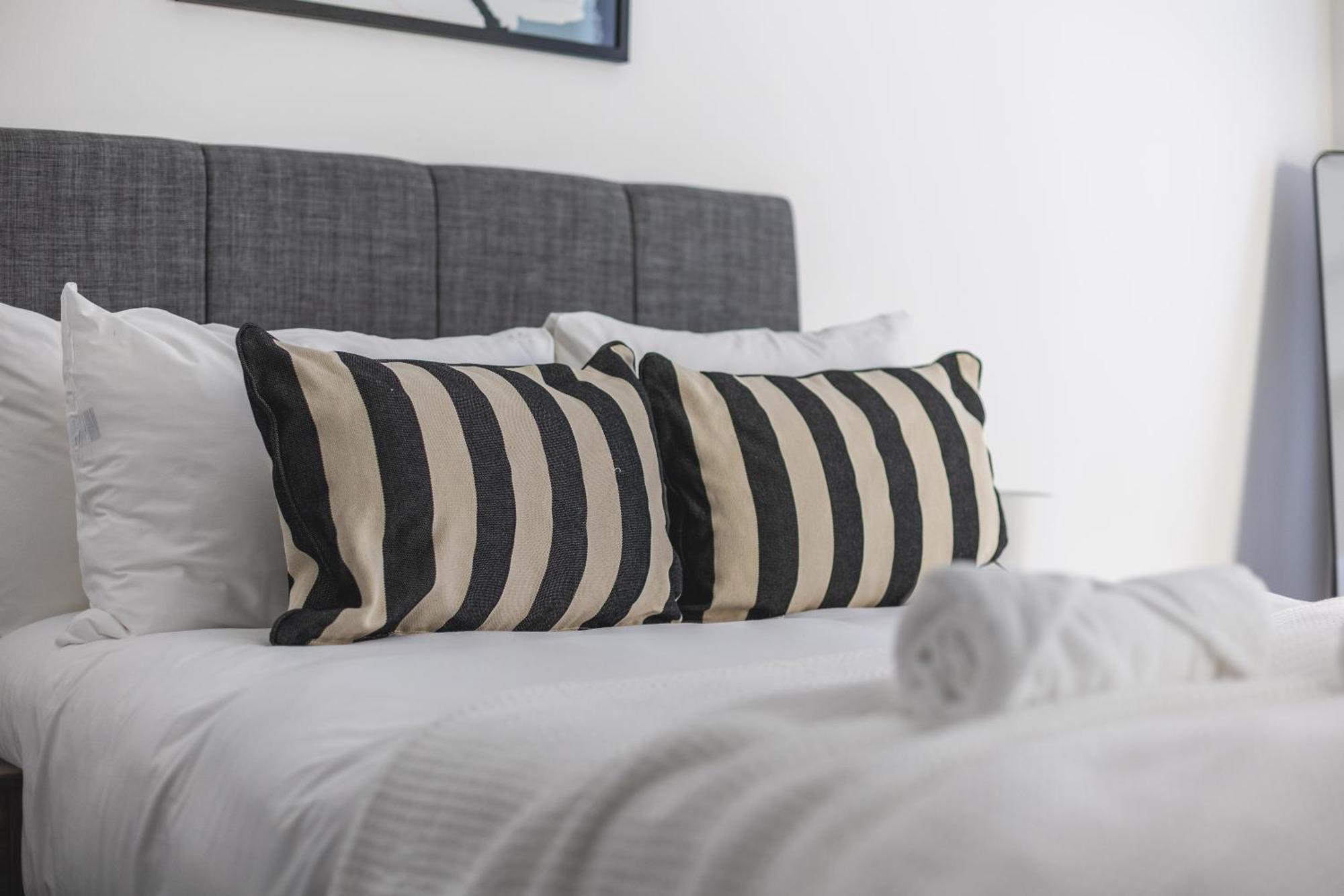 Apartment Berryland 14 By Artsy London